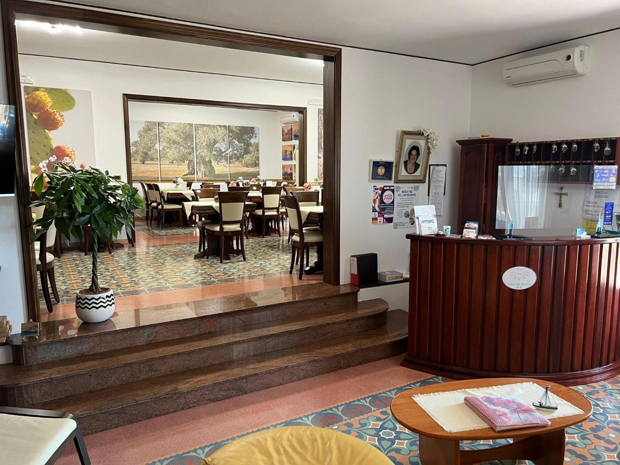 Hotel Villa Giovanna Torre Suda Exterior photo