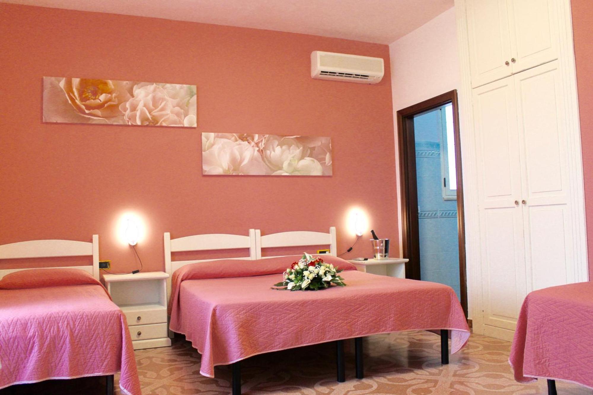 Hotel Villa Giovanna Torre Suda Exterior photo